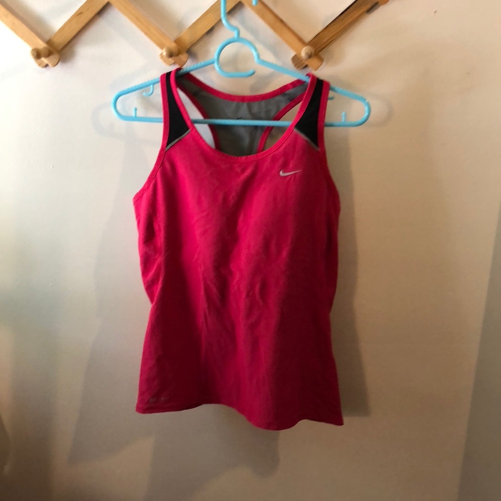 Nike magenta workout tank size s